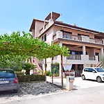 Apartment Leona